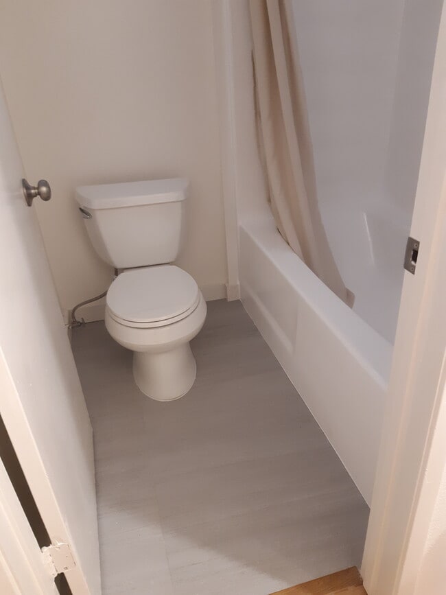 master bathroom - 112 W Acacia Ave