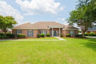 Building Photo - 3532 Victoria Dr