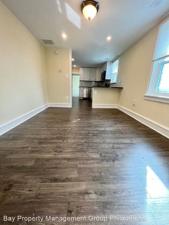 Building Photo - 2 br, 1 bath House - 3950 Mary St Unit 2
