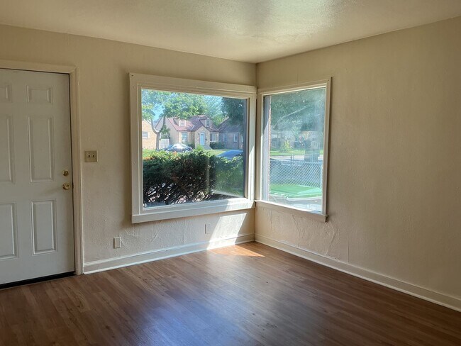 Foto del edificio - 4639 N Sherman Blvd