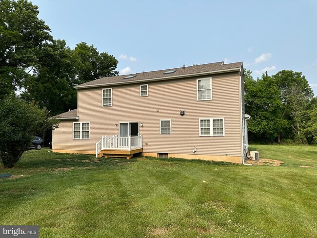 Building Photo - 359 Woodcrest Rd