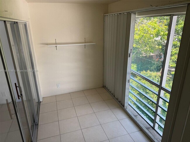 Foto del edificio - 2839 Taylor St