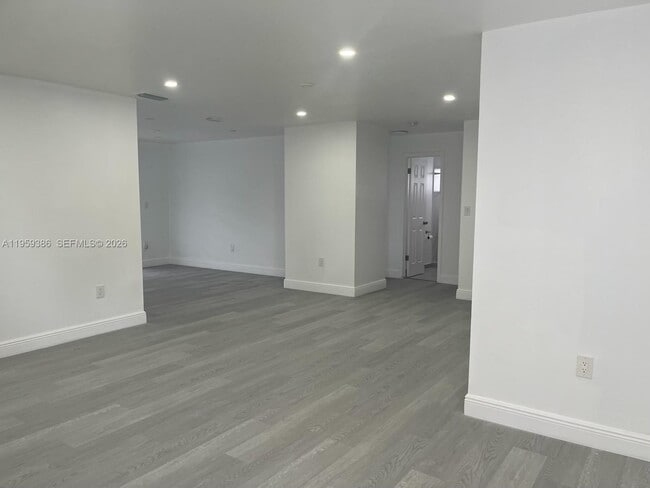 Foto del edificio - 6004 NW 38th St