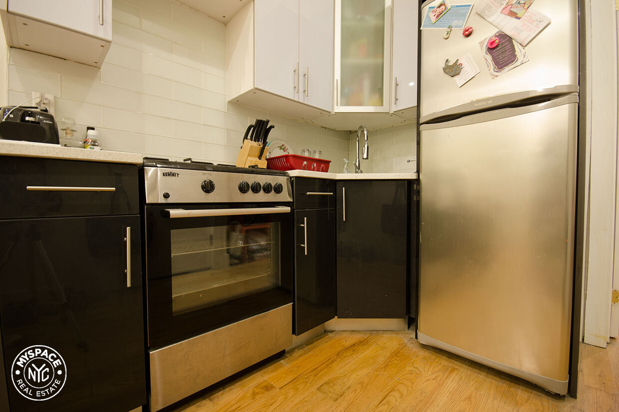 Foto principal - 307 Devoe St