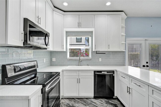 Foto del edificio - 847 NW 127th Ave