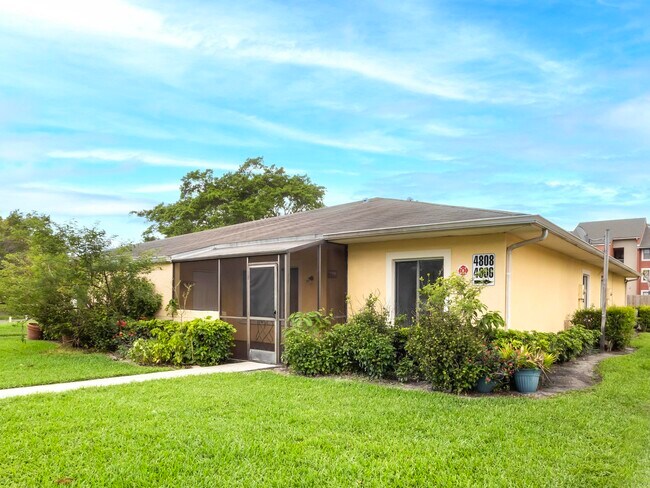 Foto del edificio - 4806 Cherry Rd