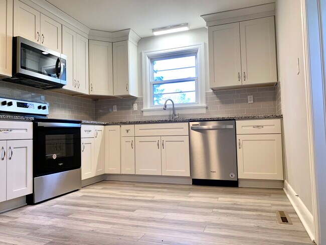 Building Photo - 119 Segar St