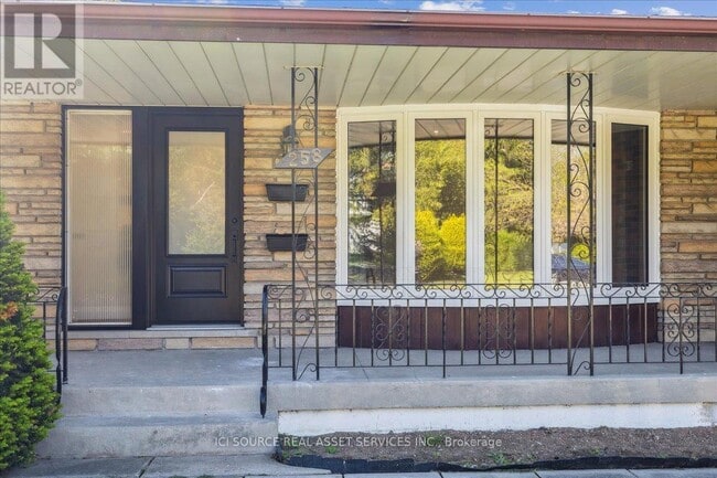 Building Photo - 258 Pottruff Rd N