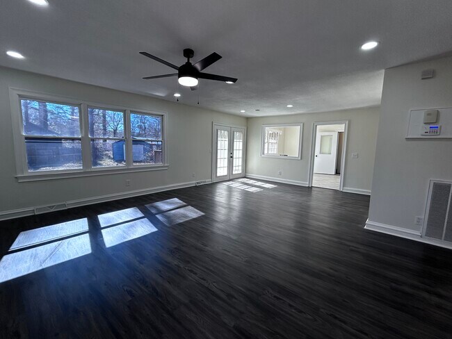 Foto del edificio - 3700 Cairnbrook Ct