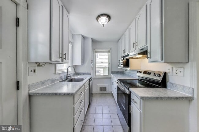 Building Photo - 4600 Jones Bridge Rd