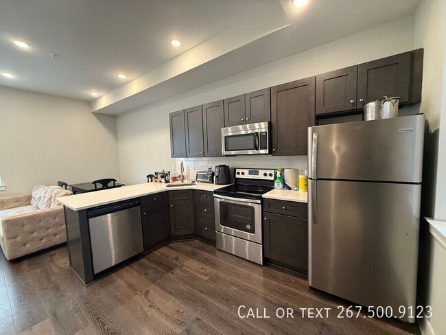 Photo - 1229 N Franklin St Apartment