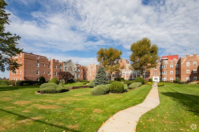 Foto del edificio - Riverview Cooperative Residences
