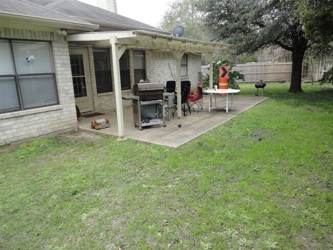 Foto del edificio - 403 Princeton Cir