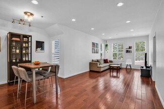 Building Photo - 411 Park Ave