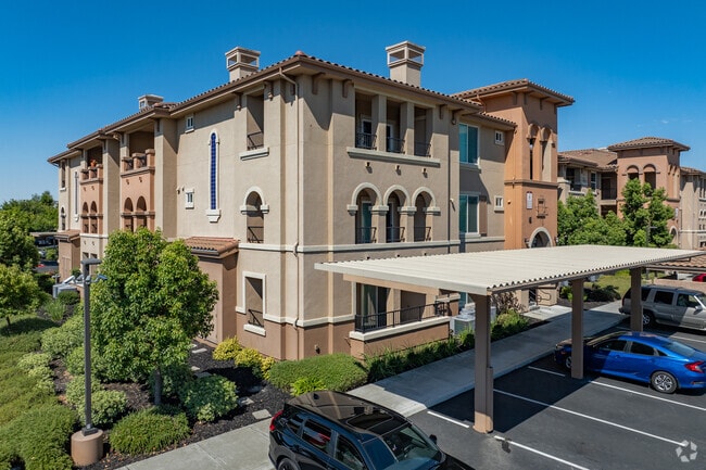 Villas at North Village