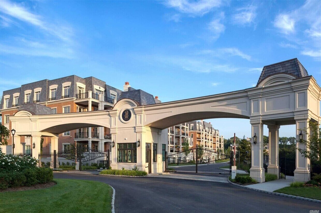 Foto principal - 1000 Royal Ct