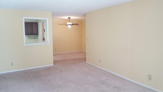 Foto del edificio - 1350 Brockett Pl