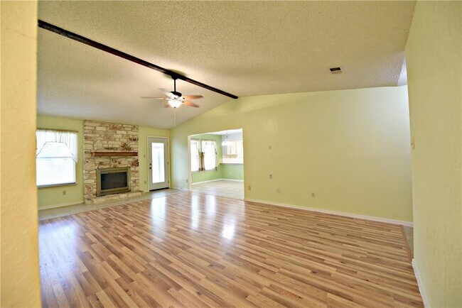 Foto del edificio - 4604 Pelham Dr