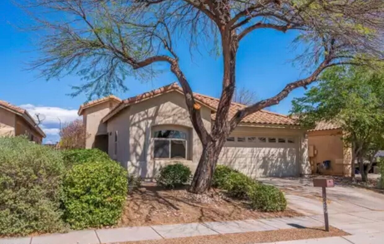 Foto principal - 10427 E Avalon Park St