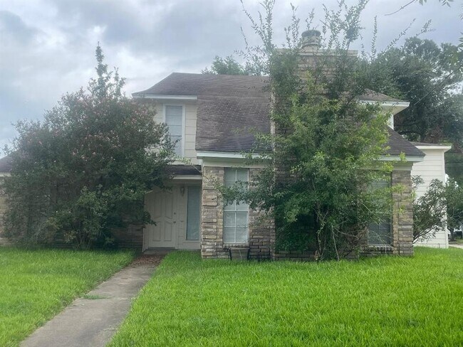 Building Photo - 2127 Woodland Springs St