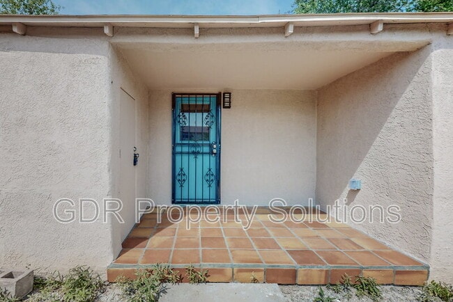 Building Photo - 1717 Griegos Rd NW
