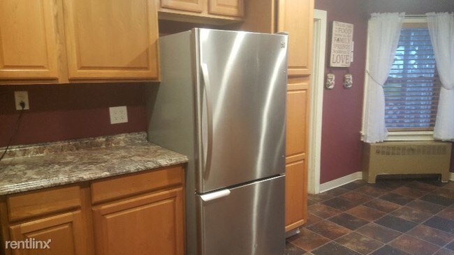 Foto del edificio - 3 br, 1 bath Apartment - 48 S 5th Avenue