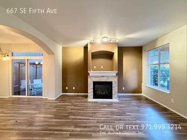 Building Photo - 667 SE Fifth Ave-