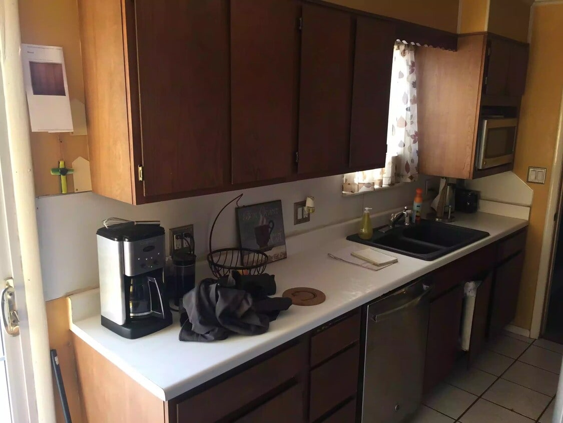 Foto principal - 1102 N Willow Dr