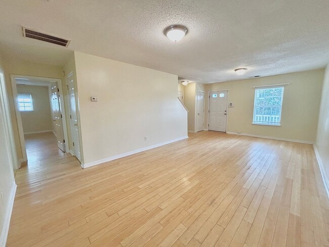 Building Photo - Charming Home on Corner Lot in Lake Caroli...