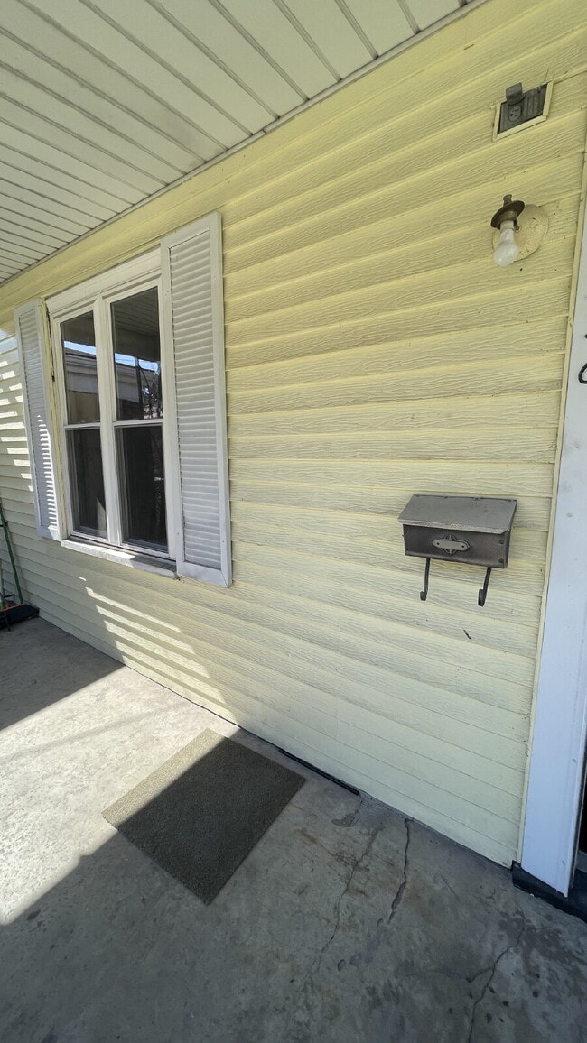 Photo - Spacious 4-Bedroom Home with 2 Full Bathrooms – Section 8 Approved and Ready for Move-In!