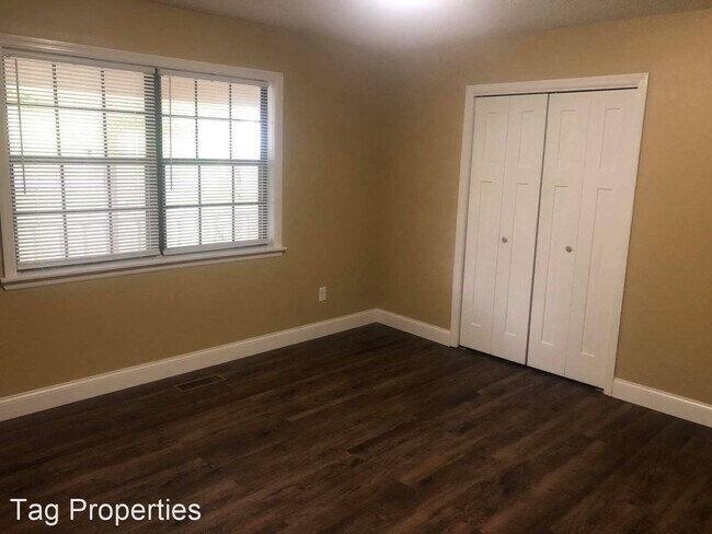 Foto del edificio - 2 br, 1 bath House - 360 W. Schmitt Rd.