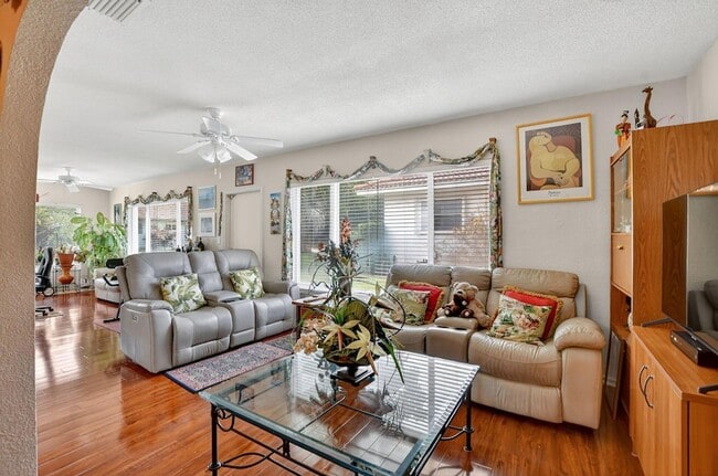 Photo - 328 NW 42nd St House