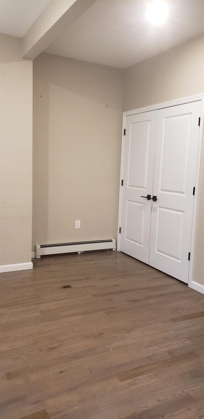 Building Photo - 29 E 16th St