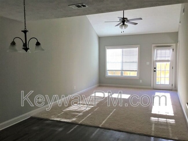 Foto del edificio - 626 Vista Dr