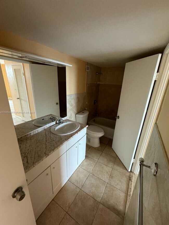 Foto del edificio - 1301 NE Miami Gardens Dr