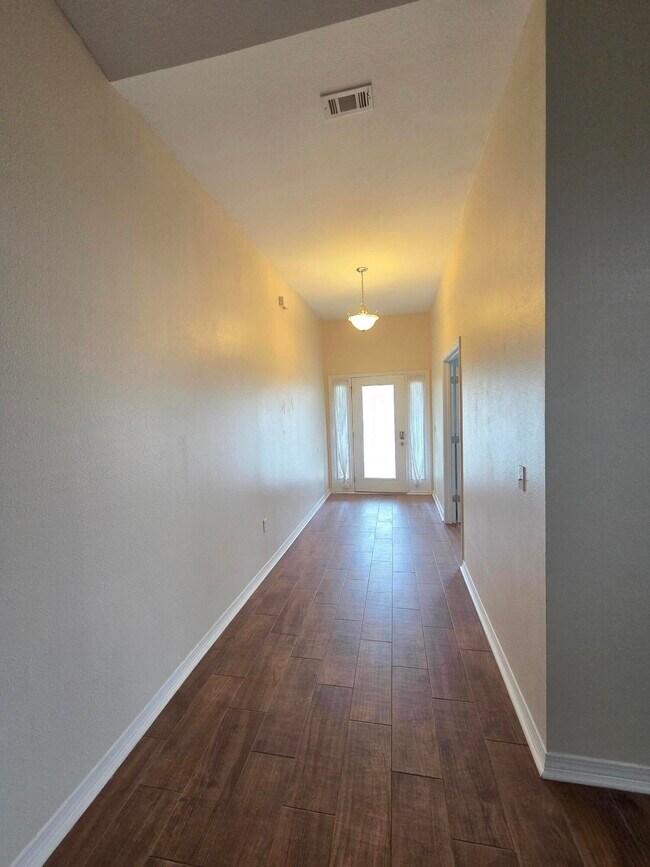 Foto del edificio - 9342 Pouder Ln