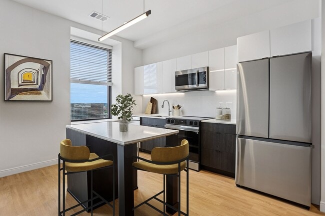 Building Photo - The Standard