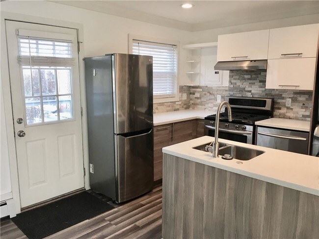 Building Photo - 2830 W 13 Mile Rd