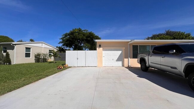 Foto del edificio - 124 Abaco Dr