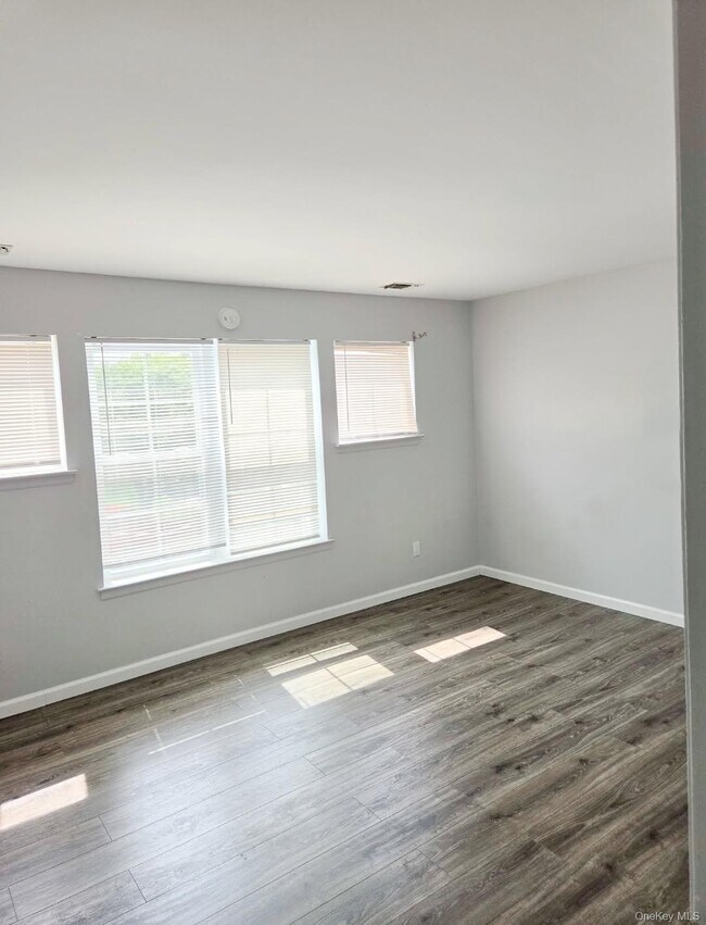 Foto del edificio - 41 Maple Wing Blvd