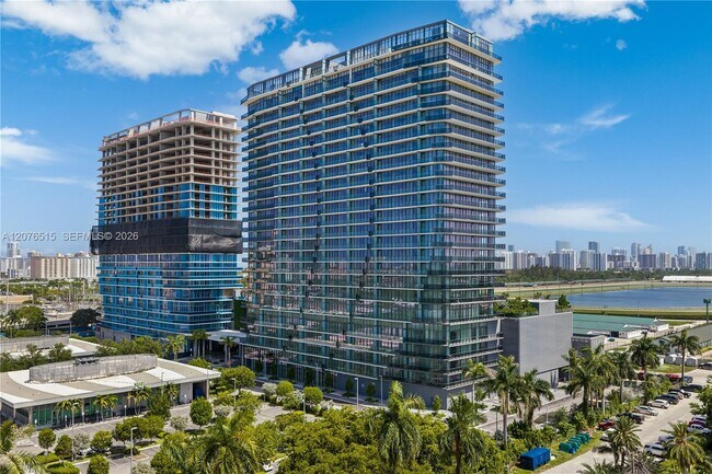 Foto del edificio - 1170 E Hallandale Beach Blvd