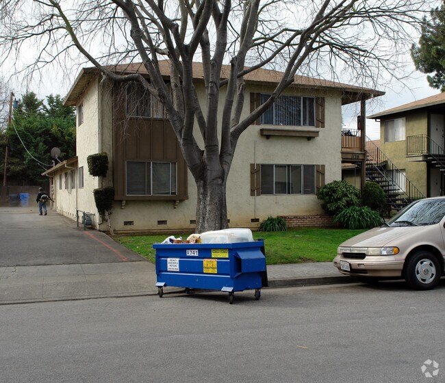 Building Photo - 1136 Ayala Dr