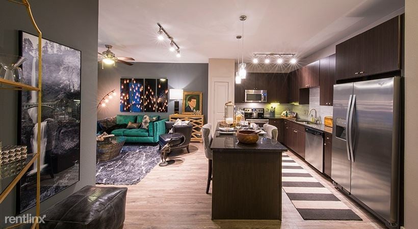 Foto principal - 2850 N Harwood St