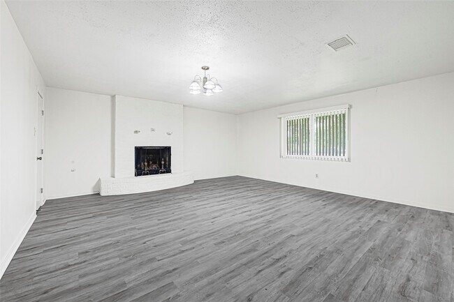 Foto del edificio - 1231 Country Ln
