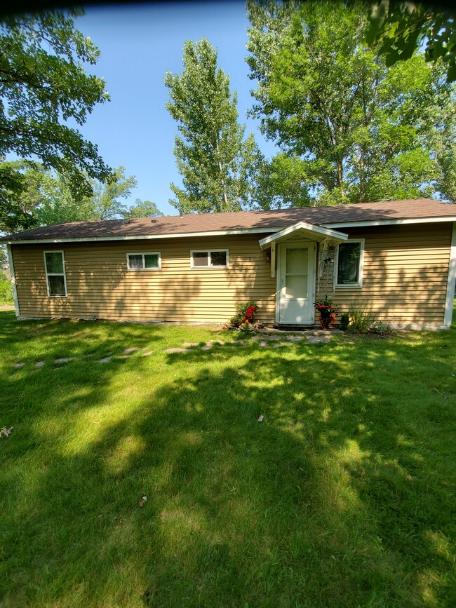 Front of House - 14935 Wonderland Park Rd