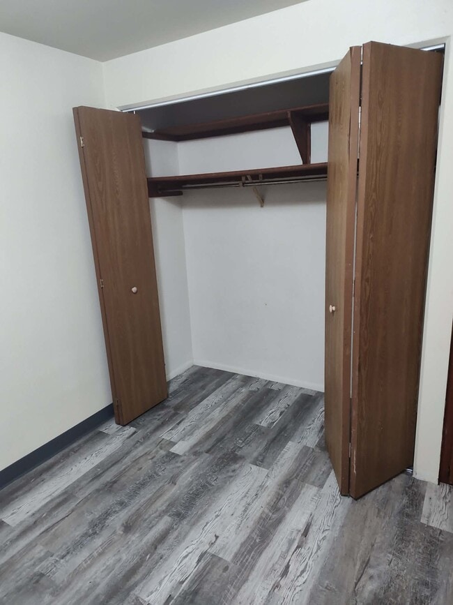 Building Photo - 1114 Western Ave