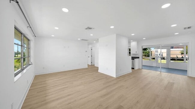 Sala de estar y lanai - 5308 Darby Ct