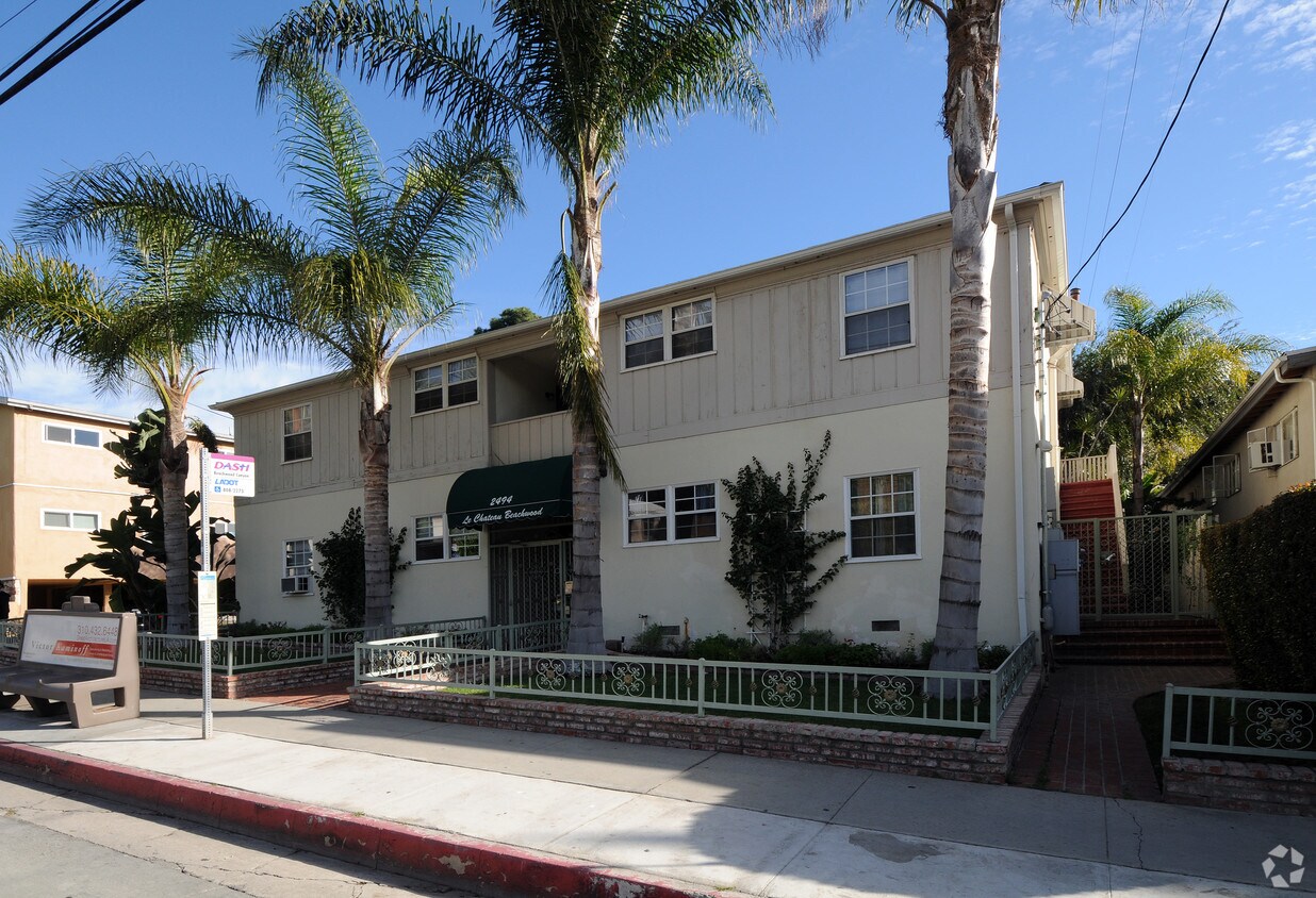 Primary Photo - 2494 N Beachwood Dr