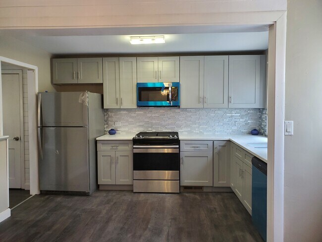 Foto del edificio - 1329 Campbell Ave