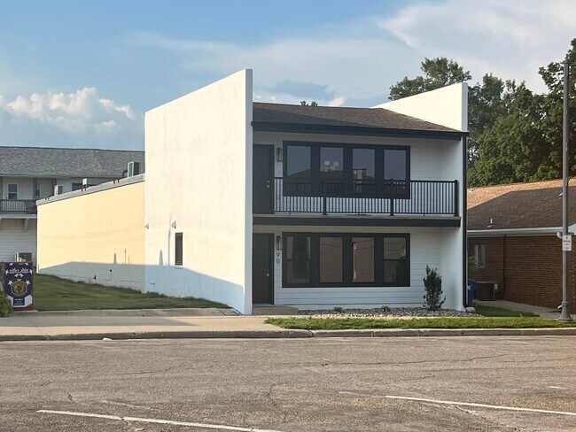 Exterior View - 90 1st St SE